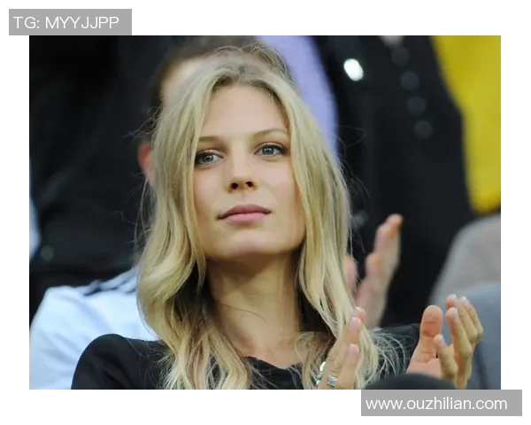 国外足球明星的女友们:她们的魅力与生活揭秘 国外足球明星的女友们:她们的魅力与生活揭秘